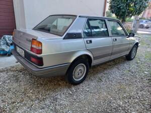 Immagine 4/81 di Alfa Romeo Giulietta 1.6 (1984)