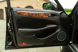 Image 29/50 de Jaguar XJR 4.0 (2000)