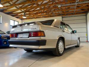 Bild 4/66 von Mercedes-Benz 190 E 2.3-16V (1986)