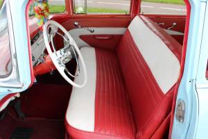 Image 27/37 of Pontiac Chieftain (1956)