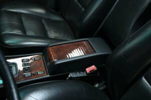 Immagine 31/50 di Mercedes-Benz 560 SEC (1990)