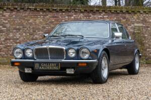 Image 34/50 of Jaguar XJ 12 (1987)