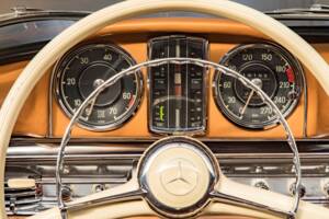 Image 14/22 de Mercedes-Benz 300 SL Roadster (1961)