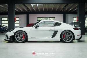 Image 10/25 de Porsche 718 Cayman GT4 RS Weissach (2022)