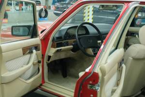 Bild 40/50 von Mercedes-Benz 260 SE (1986)