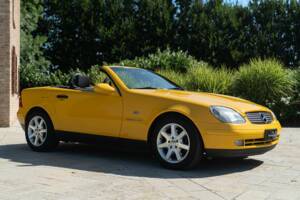 Immagine 4/50 di Mercedes-Benz SLK 200 (1997)