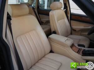 Bild 19/50 von Jaguar Sovereign 3.6 (1988)