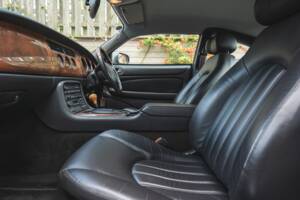 Imagen 18/50 de Jaguar XK8 4.0 (2000)