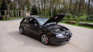 Image 47/60 of Alfa Romeo 147 3.2 GTA (2003)