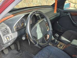 Immagine 9/10 di Mercedes-Benz C 180 (1997)