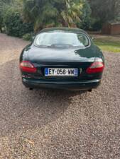 Image 7/18 of Jaguar XK8 4.0 (1998)