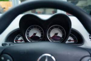 Image 32/60 of Mercedes-Benz SL 65 AMG (2004)