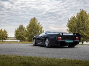 Image 50/60 of Jaguar XJ 220 (1992)