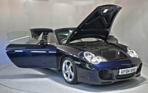 Bild 16/50 von Porsche 911 Carrera 4S (2004)