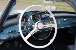 Image 53/68 of Mercedes-Benz 190 SL (1961)