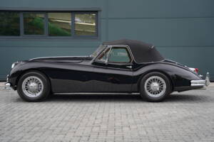Image 30/50 of Jaguar XK 140 DHC (1956)