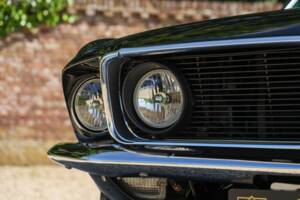 Image 22/50 of Ford Mustang 302 (1969)