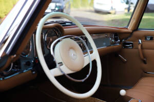Bild 37/40 von Mercedes-Benz 280 SL (1970)