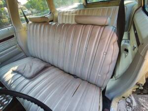Image 12/13 of Chevrolet Caprice Estate (1973)