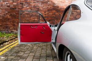 Image 38/48 of Porsche 356 C 1600 (1964)