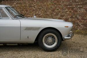Afbeelding 42/50 van Ferrari 250 GTE (1964)