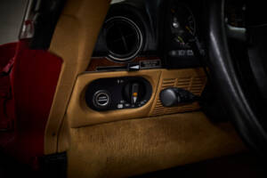 Image 51/89 of Mercedes-Benz 560 SL (1986)