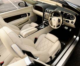 Image 23/50 of Bentley Continental GTC (2011)