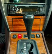 Image 8/12 of Mercedes-Benz 190 E 2.0 (1992)