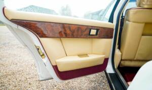 Image 16/28 of Aston Martin Lagonda (1982)