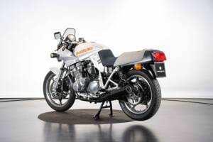 Immagine 2/50 di Suzuki GSX 750S Katana (1982)