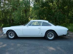 Image 3/17 of Ferrari 330 GT 2+2 (1964)