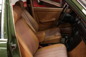 Bild 31/54 von Mercedes-Benz 250 T (1979)