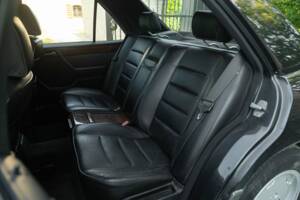 Bild 29/50 von Mercedes-Benz 300 E-24 (1989)