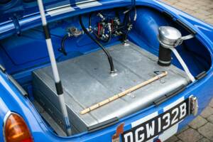 Image 29/45 of MG MGB GT (1964)