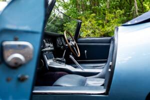 Image 12/46 de Jaguar E-Type "Lightweight" (1963)