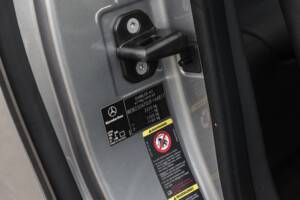 Afbeelding 47/47 van Mercedes-Benz SL 63 AMG (2008)