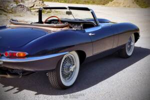 Image 65/80 de Jaguar Type E 4.2 (1966)