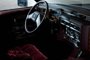 Image 52/58 of Cadillac Brougham Elegance (1988)