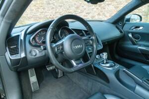 Image 27/50 de Audi R8 V10 (2011)