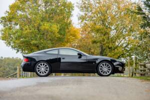 Afbeelding 16/50 van Aston Martin V12 Vanquish S (2007)
