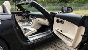 Image 19/28 of Mercedes-Benz SLS AMG Roadster (2012)