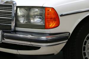 Bild 10/25 von Mercedes-Benz 280 E (1977)
