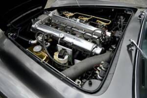 Imagen 41/50 de Aston Martin DB 6 Vantage Volante (1969)