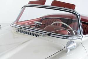 Image 18/50 of Mercedes-Benz 300 SL Roadster (1961)