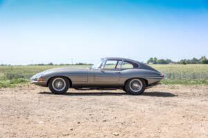 Image 17/44 de Jaguar Type E 4.2 (1964)