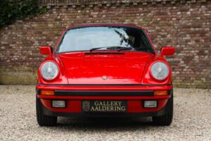 Image 32/50 of Porsche 911 Carrera 3.2 (1988)