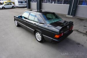 Immagine 5/47 di Mercedes-Benz 190 E 2.3 (1992)