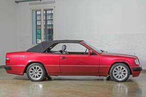 Bild 8/31 von Mercedes-Benz E 320 (1993)