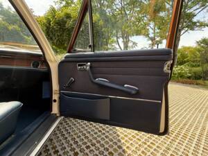Image 37/54 de Mercedes-Benz 280 SE 3,5 (1970)