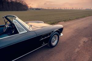 Image 33/50 of Ferrari 275 GTS (1965)